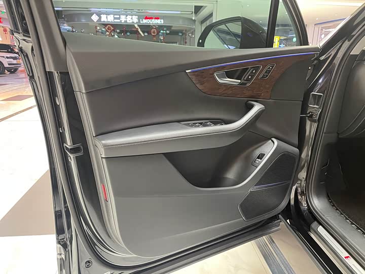 Фото 5 - Audi Q7