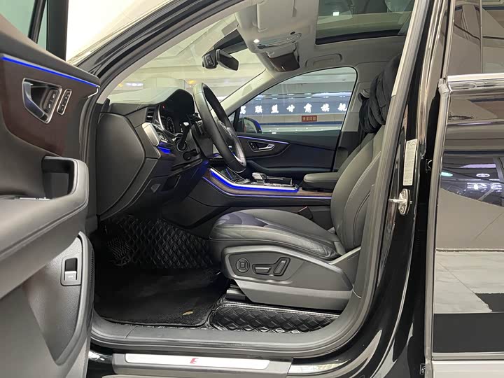 Фото 7 - Audi Q7