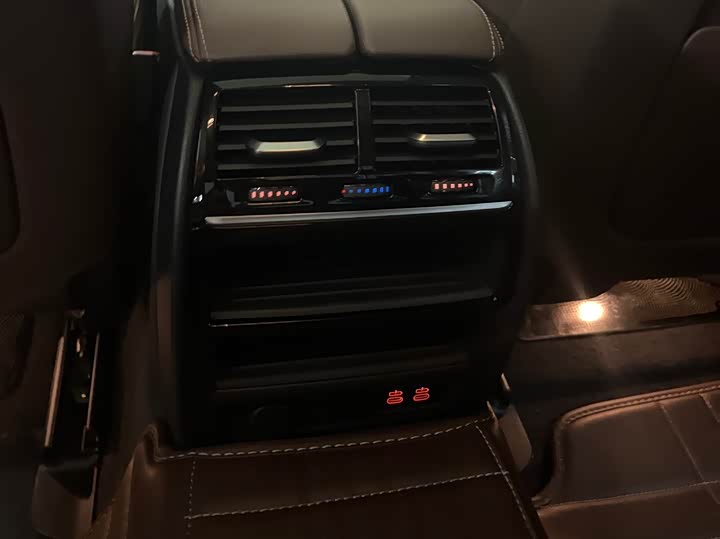 Фото 14 - BMW 5 Series