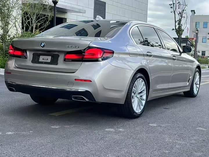 Фото 5 - BMW 5 Series