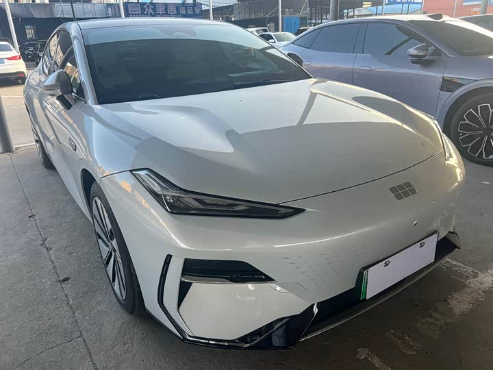 Фото 1 - Geely Galaxy E8