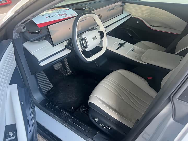 Фото 4 - Geely Galaxy E8