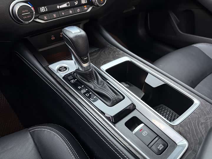 Фото 12 - Nissan Teana