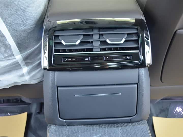 Фото 11 - Audi A8