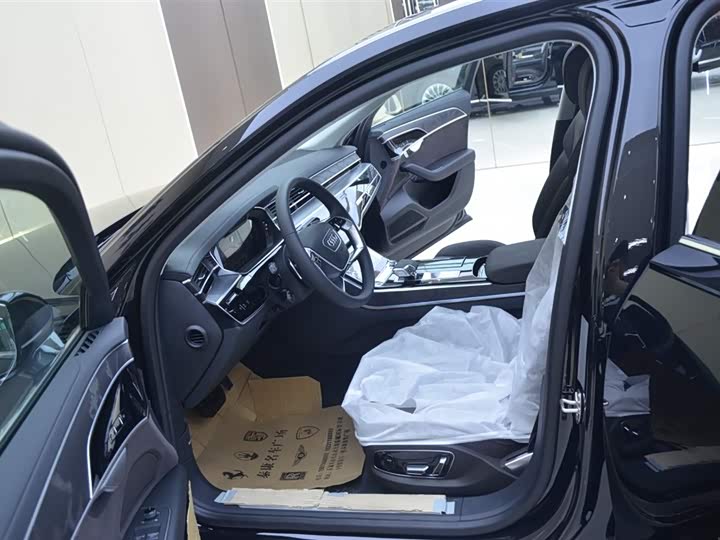 Фото 4 - Audi A8