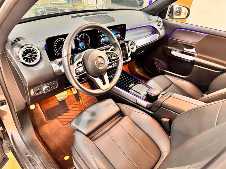 Фото 10 - Mercedes-Benz GLB-Class