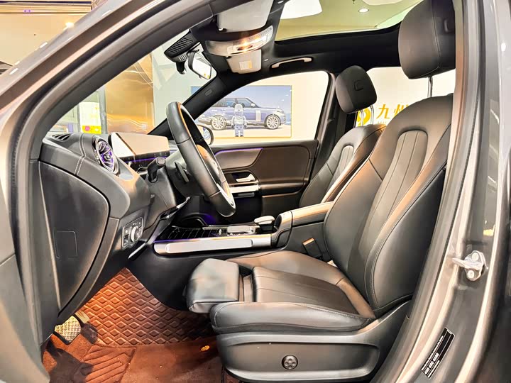 Фото 11 - Mercedes-Benz GLB-Class