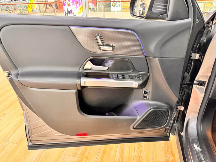 Фото 12 - Mercedes-Benz GLB-Class