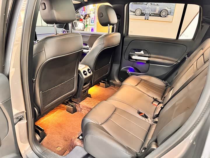 Фото 13 - Mercedes-Benz GLB-Class