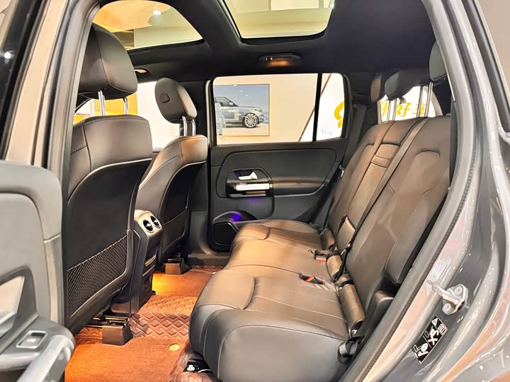 Фото 14 - Mercedes-Benz GLB-Class