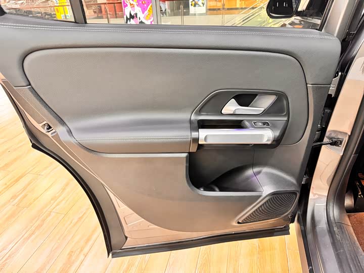 Фото 15 - Mercedes-Benz GLB-Class