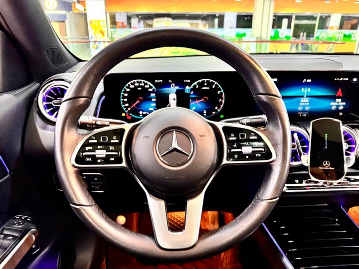 Фото 17 - Mercedes-Benz GLB-Class