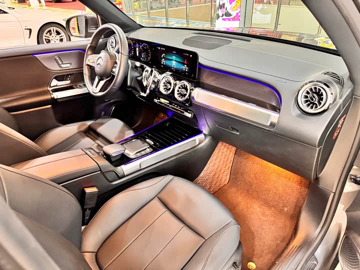 Фото 19 - Mercedes-Benz GLB-Class