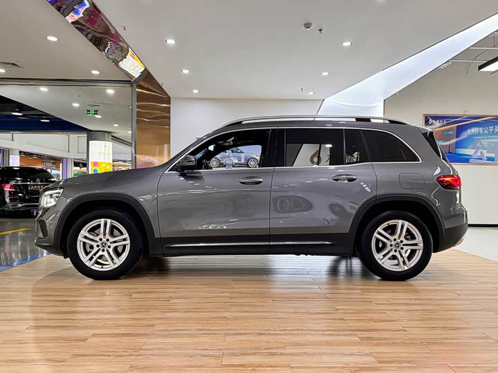 Фото 4 - Mercedes-Benz GLB-Class