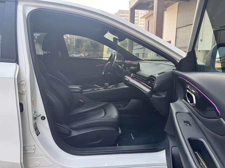 Фото 7 - GAC Trumpchi Empow R