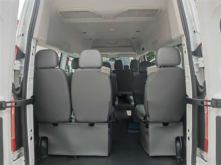 Фото 12 - Ford Transit