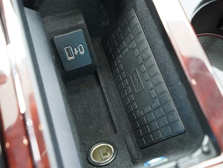 Фото 11 - Lincoln Navigator