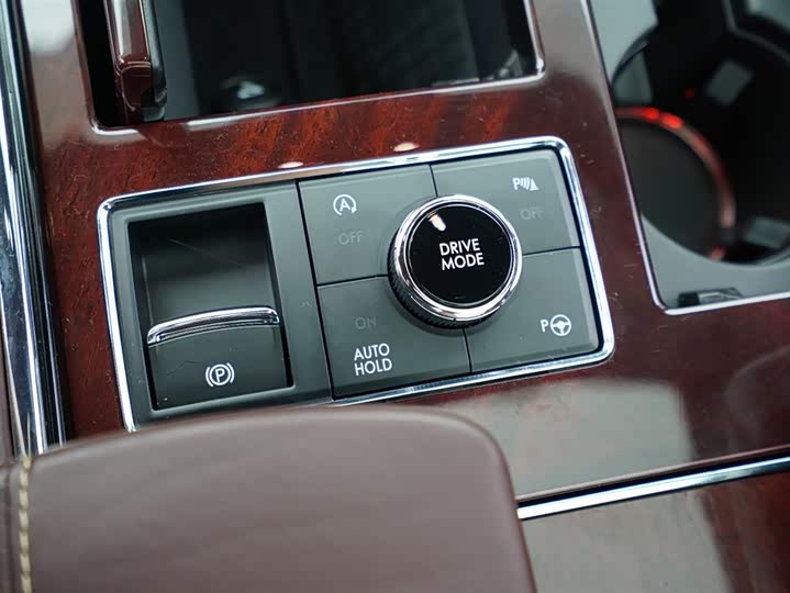 Фото 12 - Lincoln Navigator