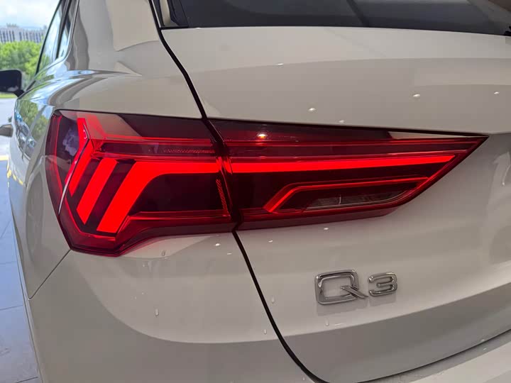 Фото 16 - Audi Q3