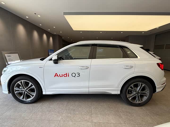 Фото 3 - Audi Q3