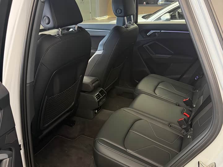 Фото 7 - Audi Q3