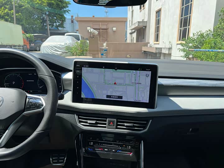 Фото 14 - Volkswagen Tayron