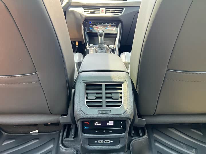 Фото 17 - Volkswagen Tayron