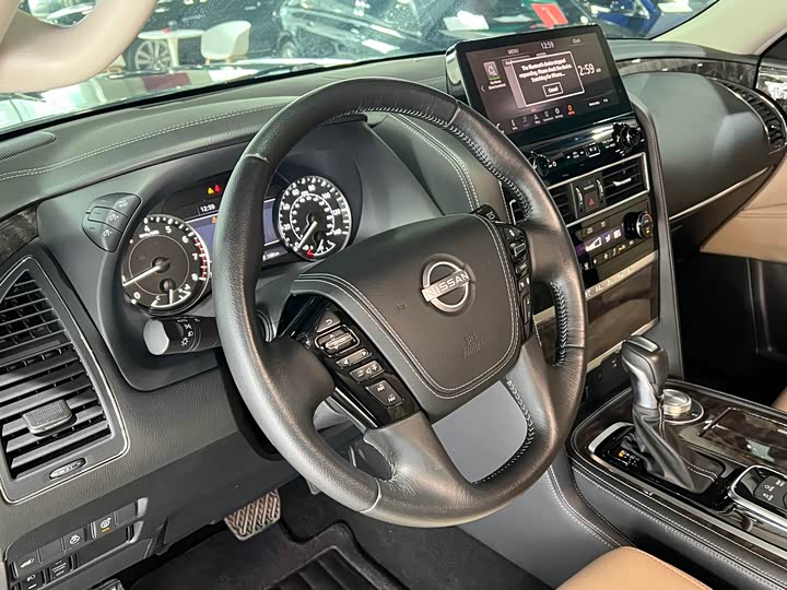 Фото 14 - Nissan Armada