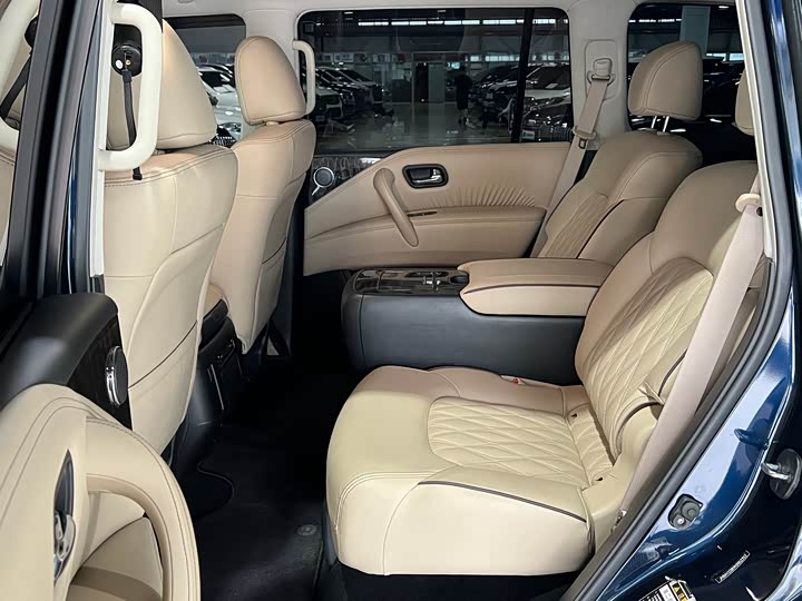 Фото 20 - Nissan Armada