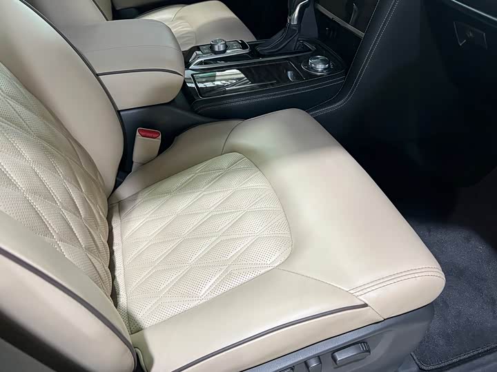 Фото 23 - Nissan Armada