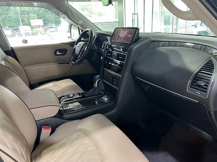 Фото 24 - Nissan Armada