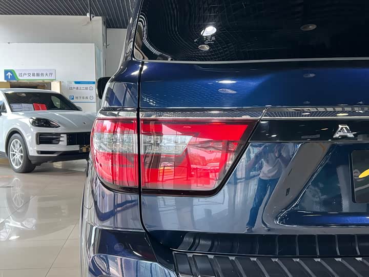 Фото 9 - Nissan Armada