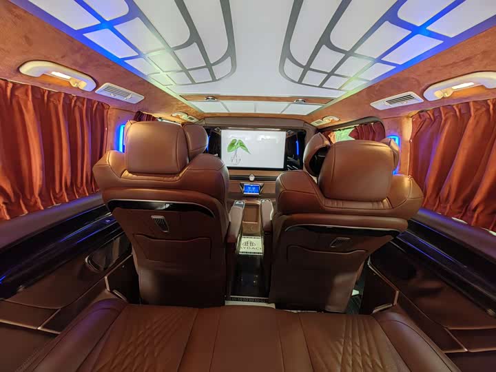 Фото 9 - Mercedes-Benz Vito