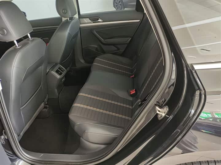 Фото 8 - Volkswagen Lavida