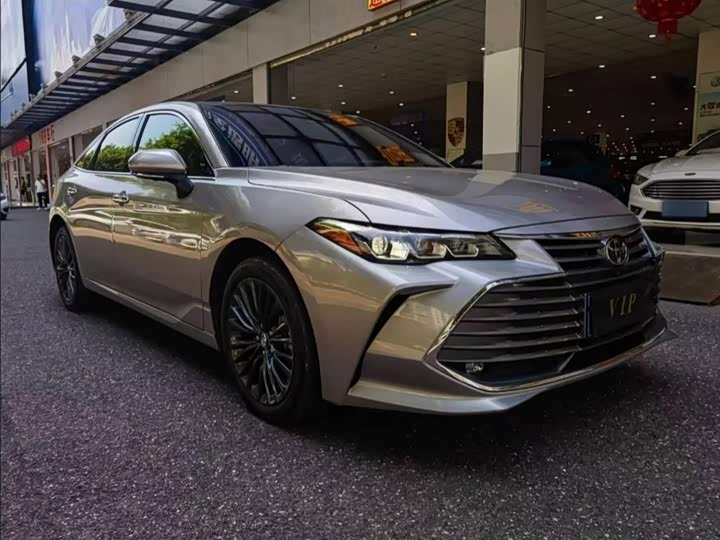 Фото 4 - Toyota Avalon