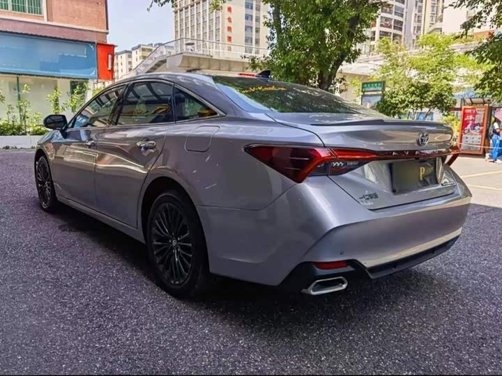 Фото 5 - Toyota Avalon