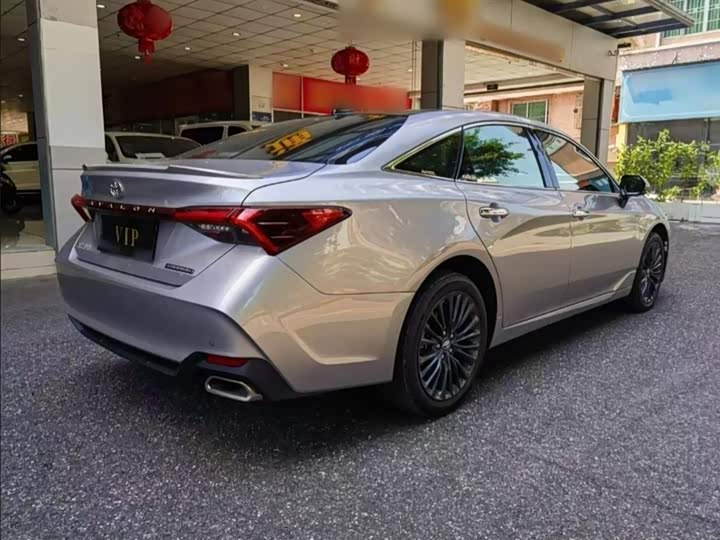 Фото 6 - Toyota Avalon