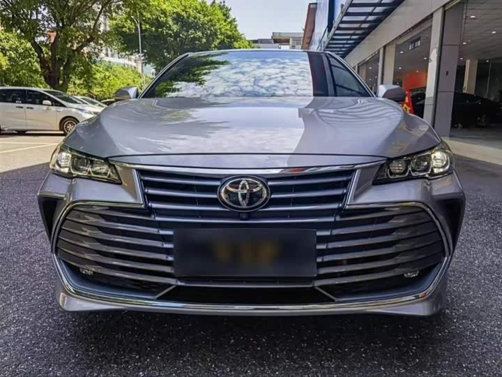 Фото 7 - Toyota Avalon