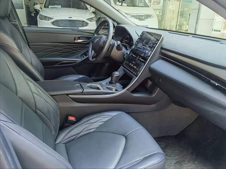 Фото 9 - Toyota Avalon