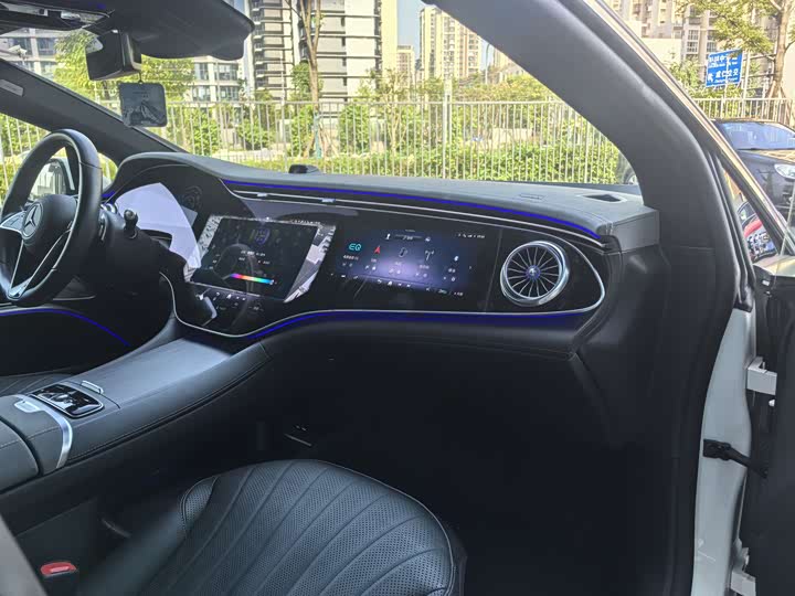 Фото 14 - Mercedes-Benz EQS