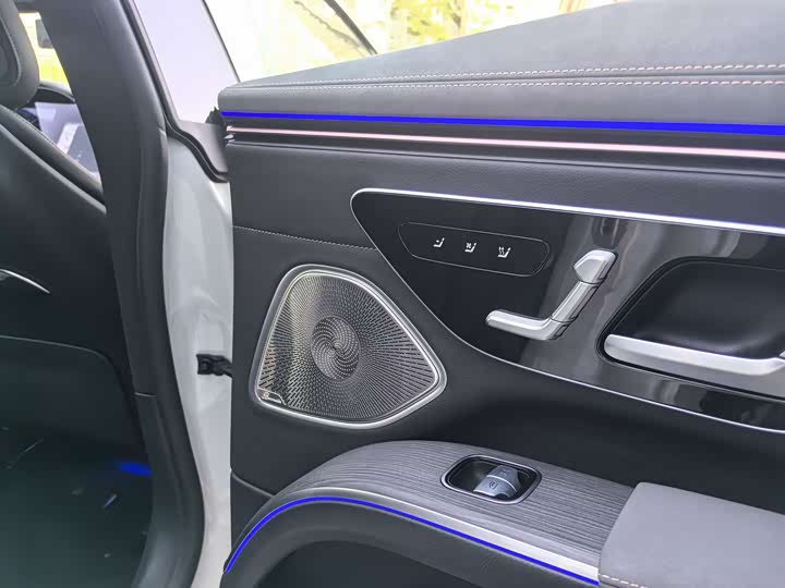 Фото 23 - Mercedes-Benz EQS