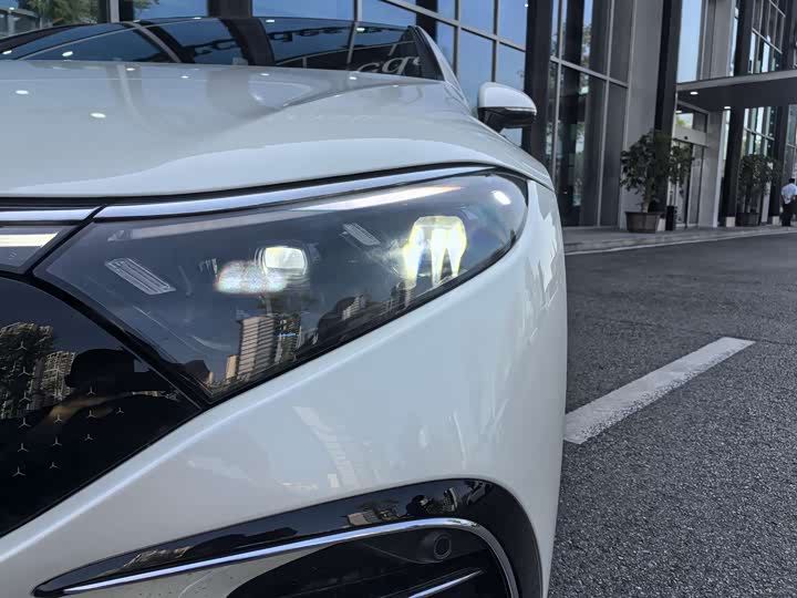 Фото 6 - Mercedes-Benz EQS