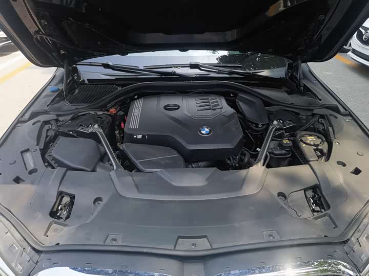 Фото 14 - BMW 7 Series