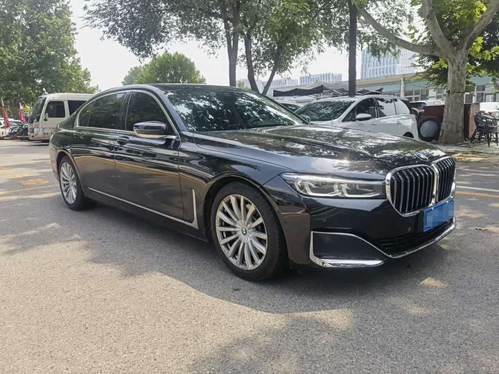 Фото 2 - BMW 7 Series