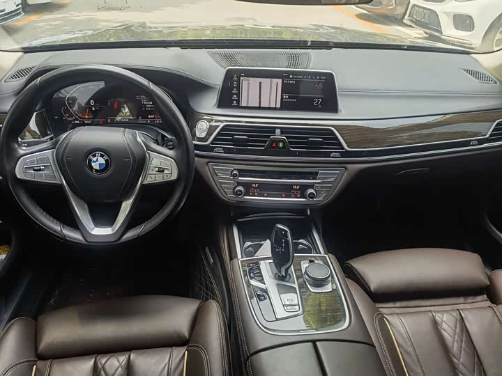 Фото 6 - BMW 7 Series