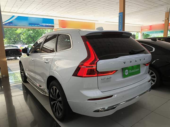 Фото 4 - Volvo XC60