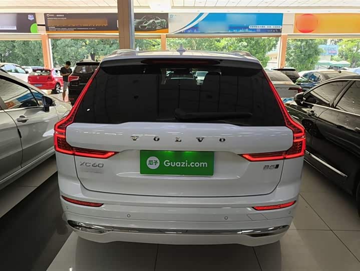 Фото 7 - Volvo XC60
