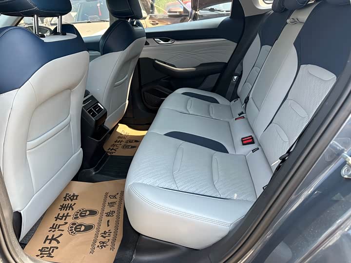 Фото 11 - Geely Preface