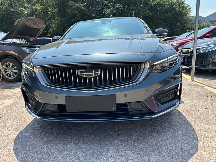 Фото 2 - Geely Preface