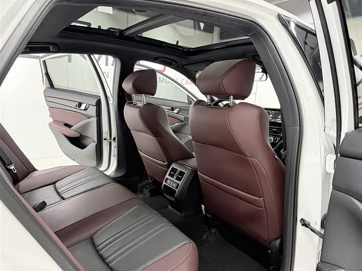 Фото 14 - Honda Inspire